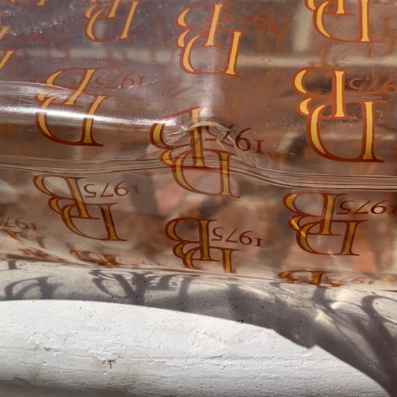 👀Dooney and Bourke Vintage Acrylic Tote Bag👀 - Picture 11 of 16